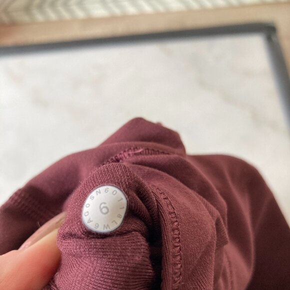 Like new! Lululemon Wunder Under Crop (Hi-Rise) Deep Luxe (burgundy maroon wine) - Picture 5 of 8